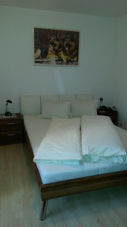Pension Aurora Appiano Sulla Strada Del Vino Habitación foto
