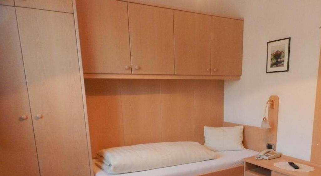 Pension Aurora Appiano Sulla Strada Del Vino Habitación foto